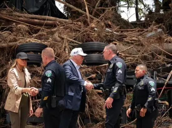 120 ਮੌਤਾਂ, 160 ਲਾਪਤਾ, ਟਰੰਪ ਨੇ ਕੀਤਾ ਪ੍ਰਭਾਵਿਤ ਇਲਾਕਿਆਂ ਦਾ ਦੌਰਾ