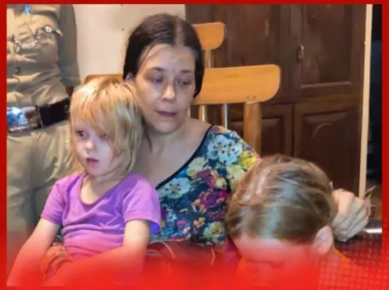 ਗੁਫਾ ਵਿਚ ਰਹਿ ਰਹੀ ਰੂਸੀ ਔਰਤ ਨੇ ਕਿਹਾ, ਸਾਨੂੰ ਗੰਦਗੀ ਵਿੱਚ ਸੁੱਟ ਦਿੱਤਾ ਗੁਫਾ ਵਿਚ ਰਹਿ ਰਹੀ ਰੂਸੀ ਔਰਤ ਨੇ ਕਿਹਾ, ਸਾਨੂੰ ਗੰਦਗੀ ਵਿੱਚ ਸੁੱਟ ਦਿੱਤਾ