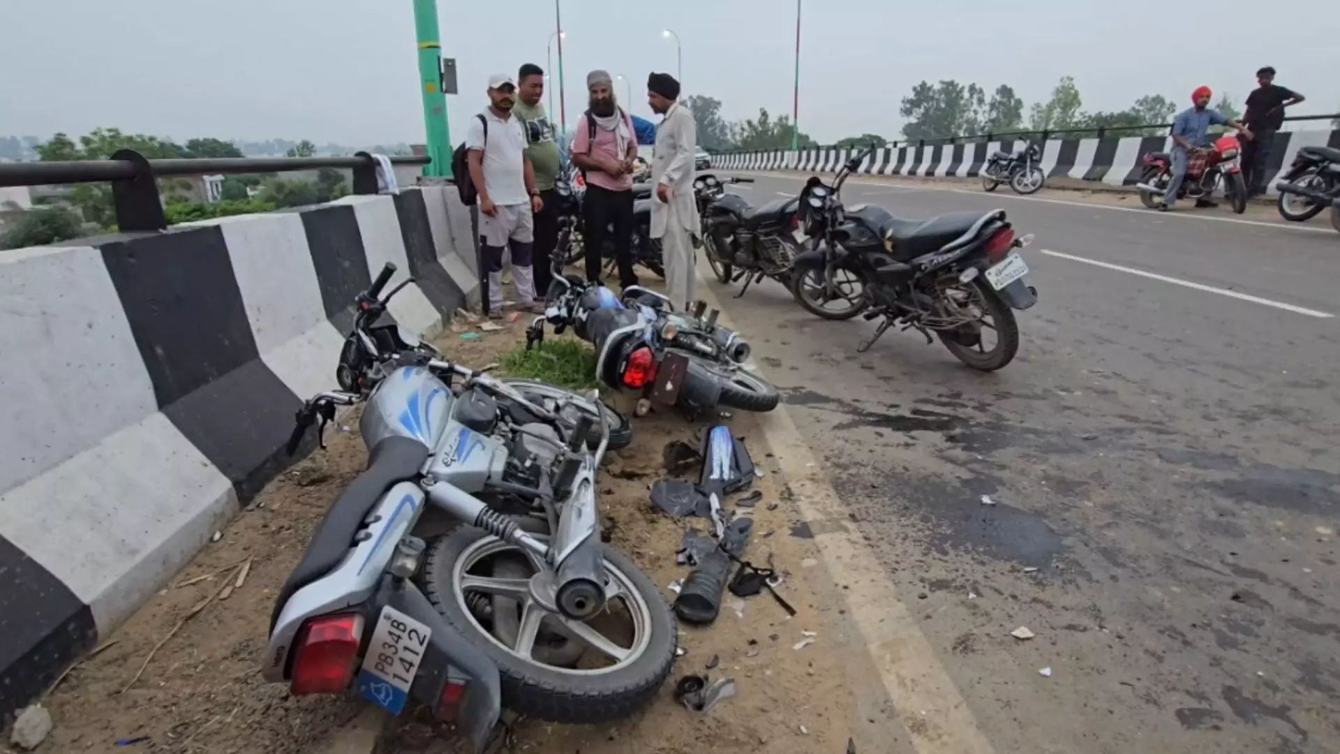 ਨਾਭਾ ’ਚ ਓਵਰਬ੍ਰਿਜ ਤੋਂ 70 ਫੁੱਟ ਹੇਠਾਂ ਡਿੱਗਿਆ ਬਾਈਕ ਸਵਾਰ