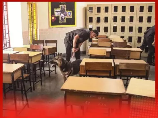 ਹੁਣ ਦੇਸ਼ ਭਰ ਦੇ 60 ਤੋਂ ਵੱਧ ਸਕੂਲਾਂ ਨੂੰ ਬੰਬ ਦੀ ਧਮਕੀ ਹੁਣ ਦੇਸ਼ ਭਰ ਦੇ 60 ਤੋਂ ਵੱਧ ਸਕੂਲਾਂ ਨੂੰ ਬੰਬ ਦੀ ਧਮਕੀ