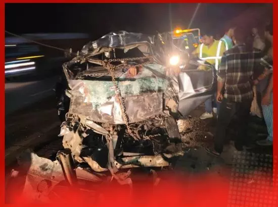 ਕਾਰ ਅਤੇ ਟਰੱਕ ਦੀ ਟੱਕਰ, 6 ਦੀ ਮੌਤ