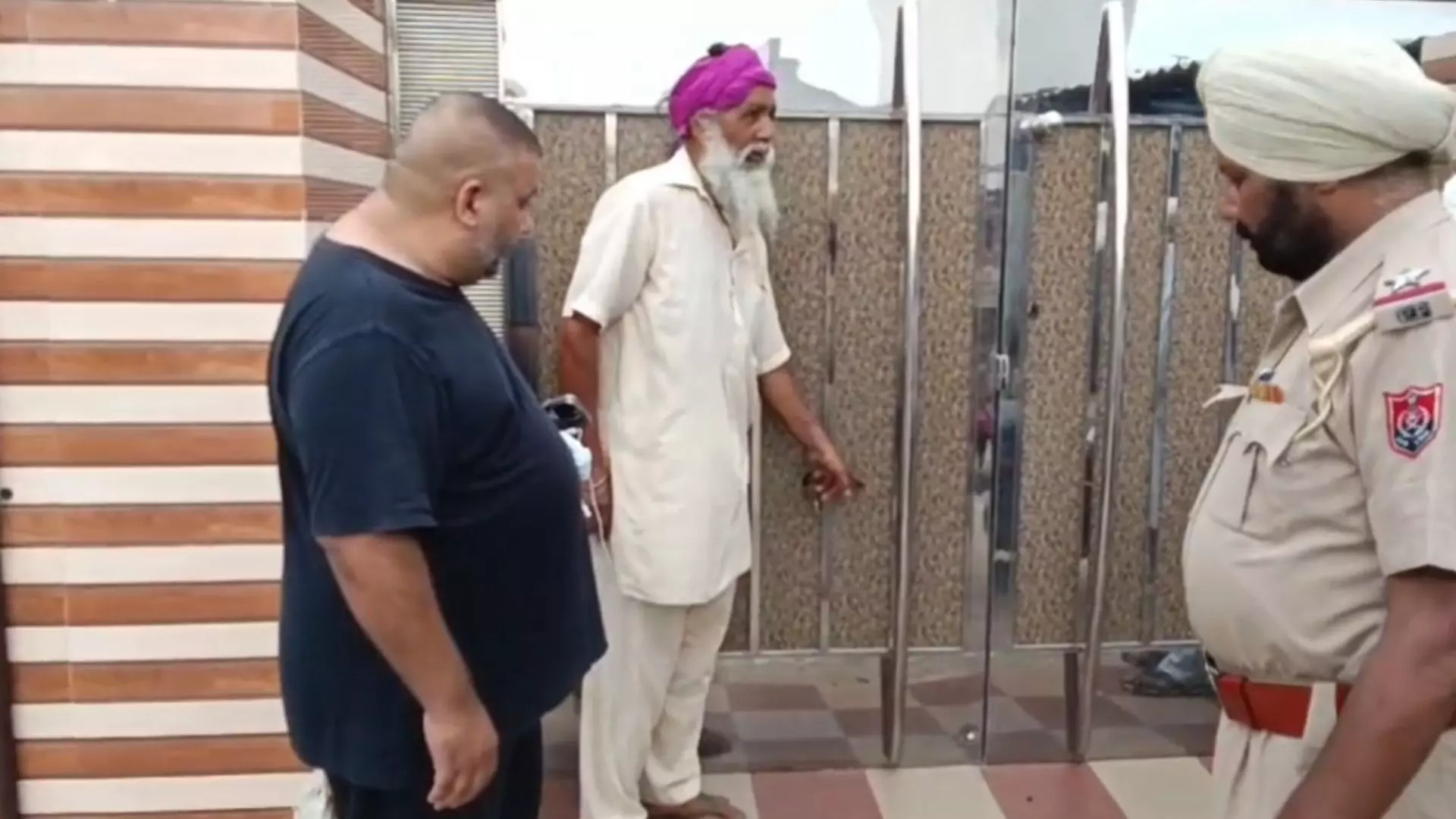 ਅੱਧੀ ਰਾਤ ਐਨਆਰਆਈ ਦੇ ਘਰ ’ਤੇ ਚੱਲੀਆਂ ਗੋਲੀਆਂ