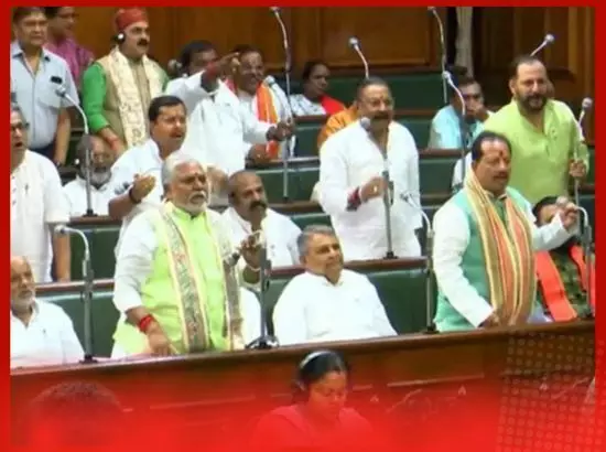 ਸਦਨ ਕਿਸੇ ਦੇ ਪਿਤਾ ਦਾ ਨਹੀਂ ਹੁੰਦਾ..., ਵਿਧਾਨ ਸਭਾ ਵਿੱਚ ਹੰਗਾਮਾ ...