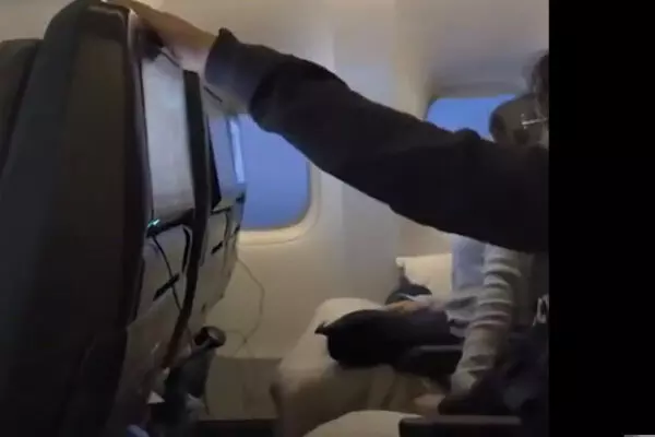 ਅਮਰੀਕਾ ਤੋਂ ਜਹਾਜ਼ ਚੜ੍ਹੇ 300 ਮੁਸਾਫ਼ਰਾਂ ਨਾਲ ਜੱਗੋਂ ਤੇਰਵੀਂ