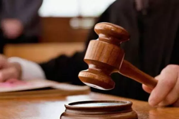 ਅਦਾਲਤ ਵੱਲੋਂ ਕੈਂਸਰ ਨਾਲ ਪੀੜਤ ਧੀ ਦੇ ਪ੍ਰਵਾਸੀ ਪਿਤਾ ਦੀ ਗ੍ਰਿਫਤਾਰ ਗੈਰ ਕਾਨੂੰਨ ਕਰਾਰ ਅਦਾਲਤ ਵੱਲੋਂ ਕੈਂਸਰ ਨਾਲ ਪੀੜਤ ਧੀ ਦੇ ਪ੍ਰਵਾਸੀ ਪਿਤਾ ਦੀ ਗ੍ਰਿਫਤਾਰ ਗੈਰ ਕਾਨੂੰਨ ਕਰਾਰ