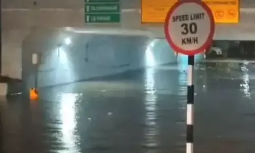 ਭਾਰੀ ਮੀਂਹ ਨੇ ਮਚਾਈ ਤਬਾਹੀ, ਐਂਬੂਲੈਂਸਾਂ ਨੂੰ ਕਰੇਨ ਨਾਲ ਬਚਾਇਆ ਗਿਆ