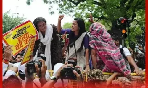 ਵੋਟ ਚੋਰੀ ਦੇ ਵਿਰੋਧ ਚ INDIA ਗੱਠਜੋੜ ਵਲੋਂ ਜ਼ੋਰਦਾਰ ਰੋਸ ਮੁਜ਼ਾਹਰਾ