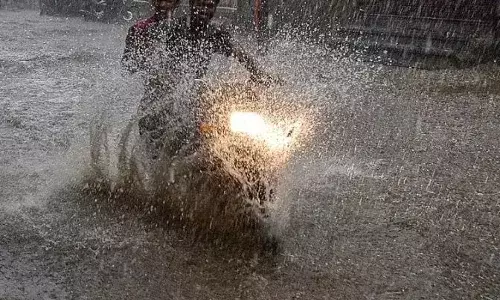 Punjab Rain: ਪੰਜਾਬ ਚ ਮੀਂਹ ਕਾਰਨ ਹਾਲਾਤ ਚਿੰਤਾਜਨਕ, ਪਠਾਨਕੋਟ ਚ ਹਵਾਈ ਅੱਡੇ ਨੂੰ ਜਾਂਦੀ ਸੜਕ ਟੁੱਟੀ