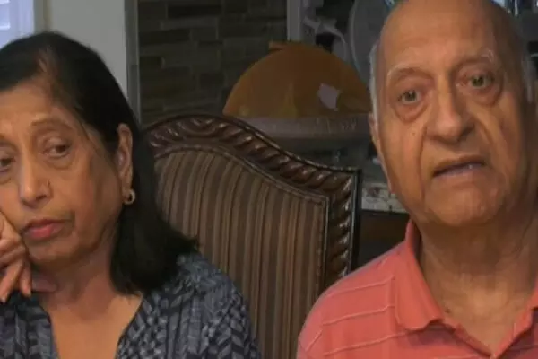 ਕੈਨੇਡਾ ਦੀ ਗਰਮੀ ਨੇ ਝੰਬਿਆ ਬਜ਼ੁਰਗ ਭਾਰਤੀ ਜੋੜਾ ਕੈਨੇਡਾ ਦੀ ਗਰਮੀ ਨੇ ਝੰਬਿਆ ਬਜ਼ੁਰਗ ਭਾਰਤੀ ਜੋੜਾ