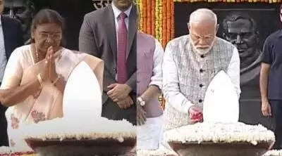 Atal Bihari Vajpayee: ਸਾਬਕਾ ਪ੍ਰਧਾਨ ਮੰਤਰੀ ਅਟਲ ਬਿਹਾਰੀ ਵਾਜਪਾਈ ਦੀ ਬਰਸੀ, ਸਦੈਵ ਅਟਲ ਪਹੁੰਚ ਕੇ ਰਾਸ਼ਟਰਪਤੀ ਤੇ ਪ੍ਰਧਾਨ ਮੰਤਰੀ ਨੇ ਦਿੱਤੀ ਸ਼ਰਧਾਂਜਲੀ