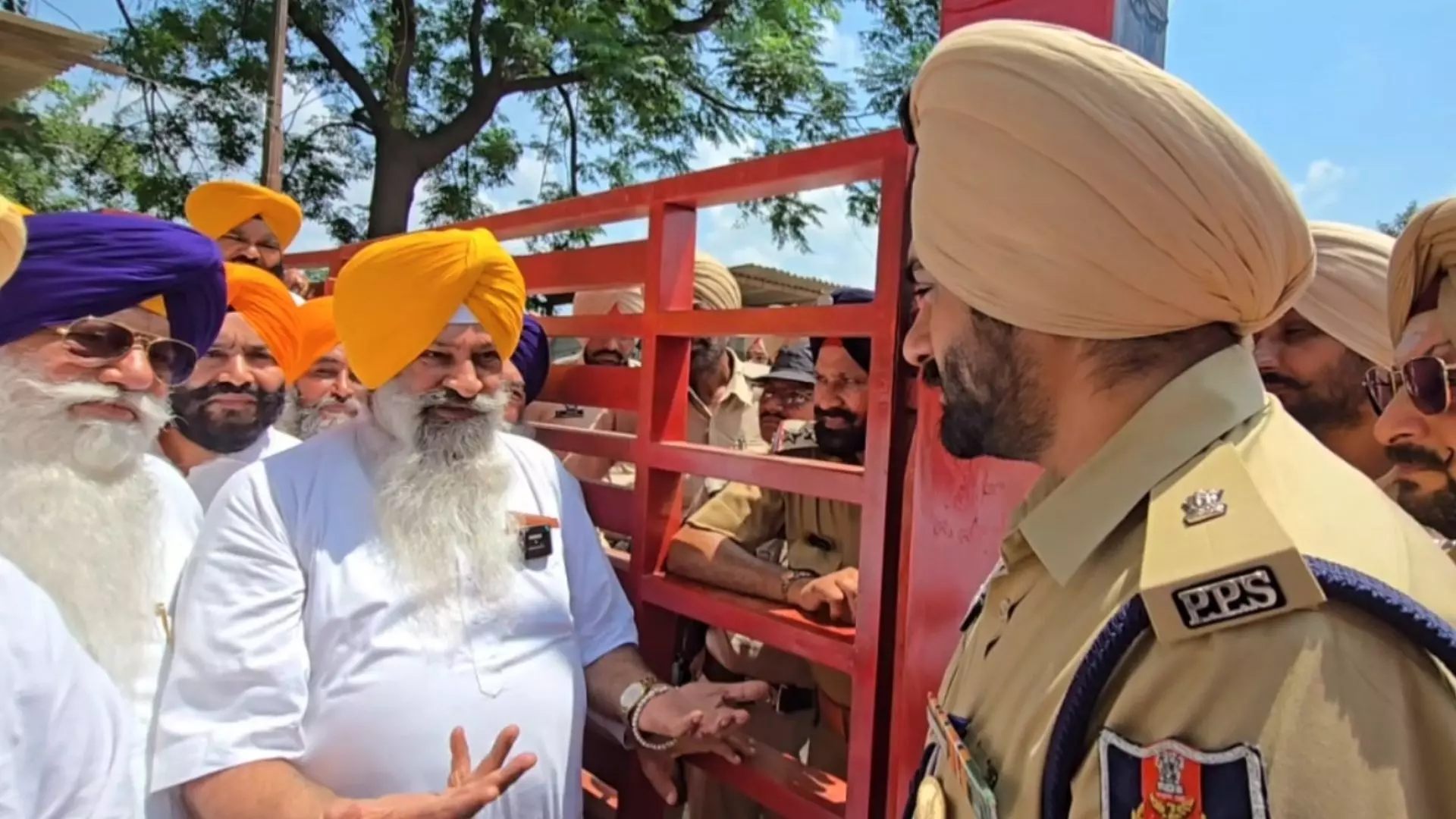 ਸੁੱਚਾ ਸਿੰਘ ਲੰਗਾਹ ਦਾ ਜੇਲ੍ਹ ਬਾਹਰ ਪਿਆ ਸੁਪਰਡੈਂਟ ਦਾ ਪੰਗਾ