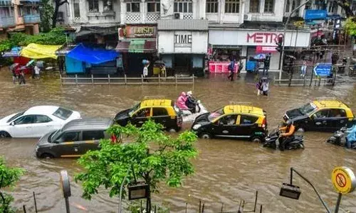 Mumbai Rain: ਮੁੰਬਈ ਚ ਮੀਂਹ ਨੇ ਲਿਆਂਦੀ ਆਫ਼ਤ, ਆਮ ਜ਼ਿੰਦਗੀ ਲੀਹੋਂ ਲੱਥੀ