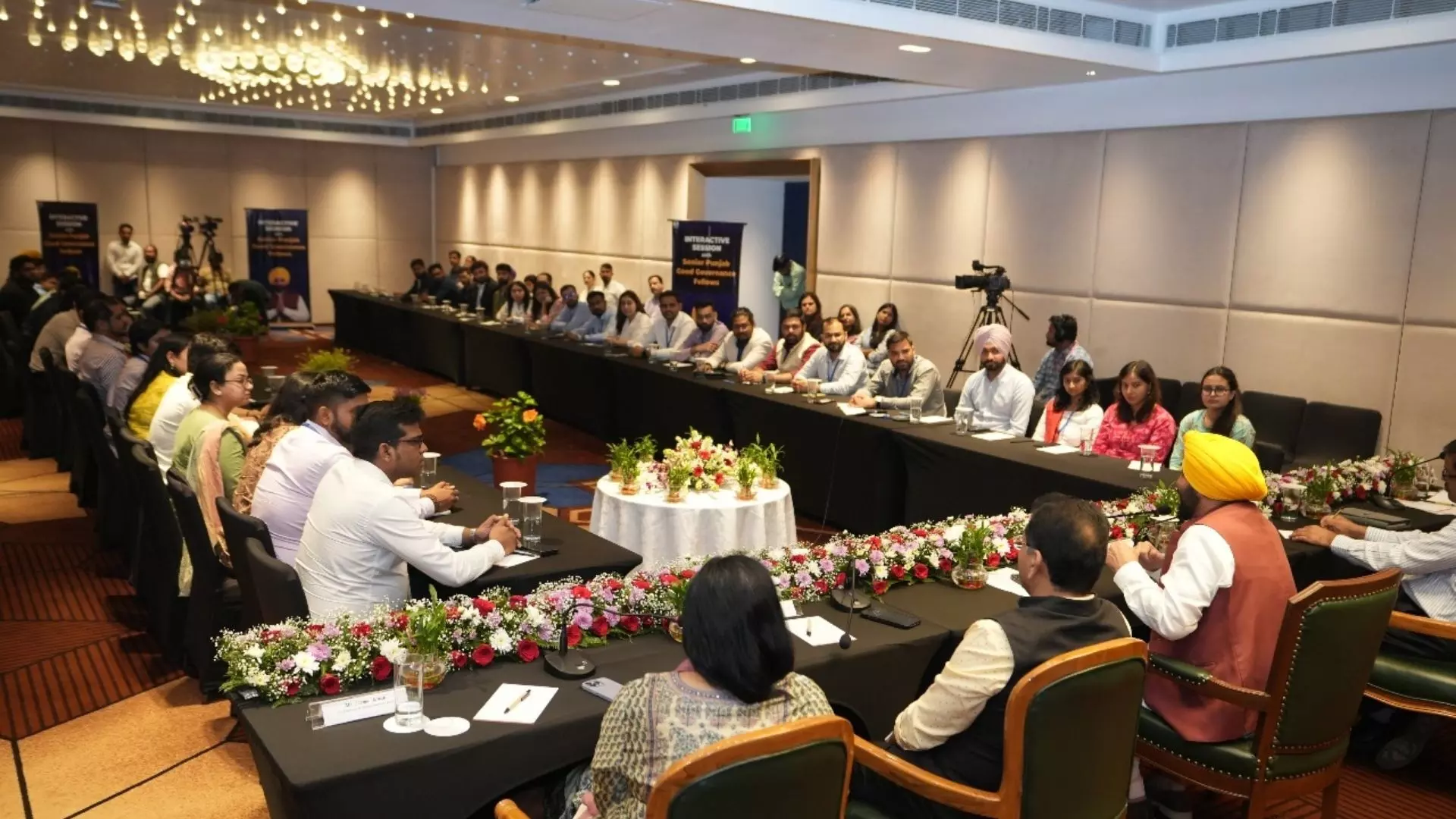 CM Mann ਵੱਲੋਂ ਸੂਬਾ ਸਰਕਾਰ ਦੀਆਂ ਸਕੀਮਾਂ ਦੇ ਲਾਭ ਲੋਕਾਂ ਤੱਕ ਪਹੁੰਚਾਉਣ ਦਾ ਸੱਦਾ CM Mann ਵੱਲੋਂ ਸੂਬਾ ਸਰਕਾਰ ਦੀਆਂ ਸਕੀਮਾਂ ਦੇ ਲਾਭ ਲੋਕਾਂ ਤੱਕ ਪਹੁੰਚਾਉਣ ਦਾ ਸੱਦਾ