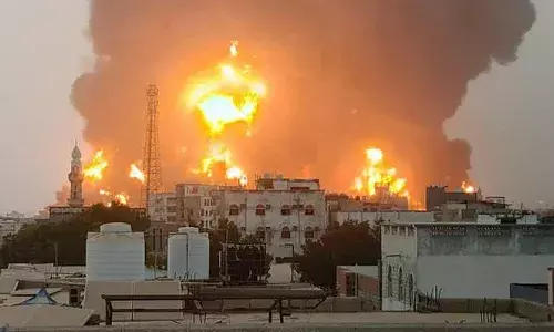 Israel Yemen War: ਇਜ਼ਰਾਈਲ ਨੇ ਯਮਨ ਦੀ ਰਾਜਧਾਨੀ ਤੇ ਕੀਤੇ ਭਾਰੀ ਹਵਾਈ ਹਮਲੇ