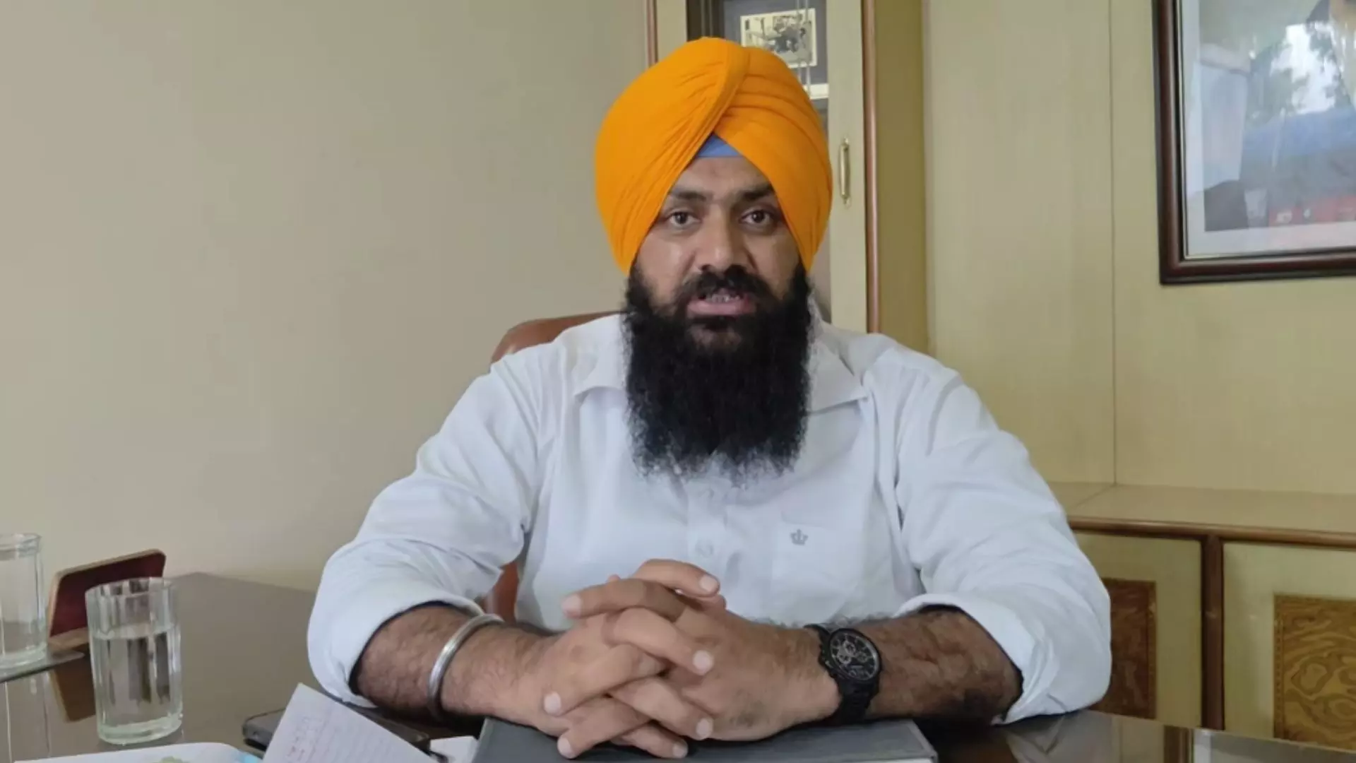 ਯੂਥ ਅਕਾਲੀ ਦਲ ਦੇ ਪ੍ਰਧਾਨ ਸਰਬਜੀਤ ਝਿੰਜਰ ਨੇ ਟਰਾਲੀ ਚੋਰਾਂ ਨੂੰ ਲਿਆ ਆੜੇ ਹੱਥੀ