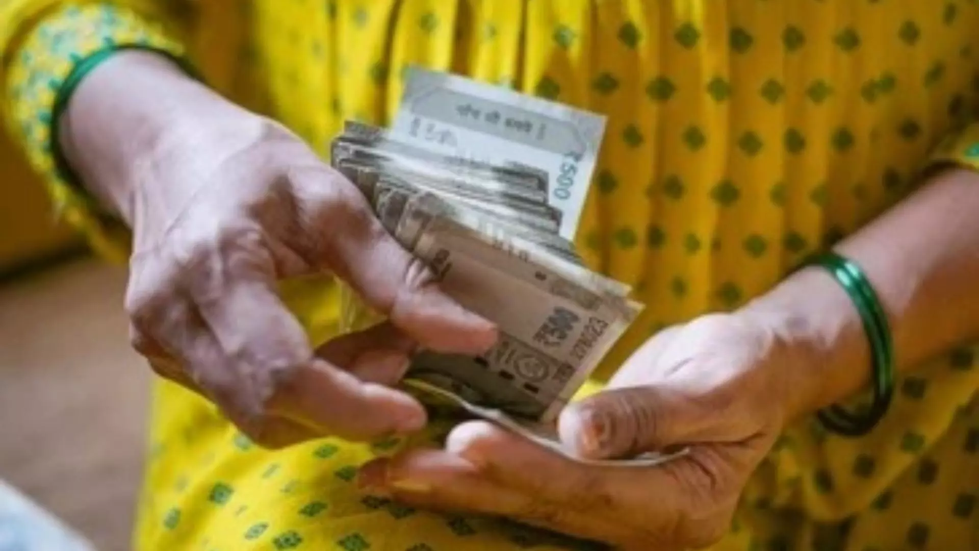 ਔਰਤਾਂ ਦੀ ਹੋਈ ਬੱਲੇ-ਬੱਲੇ, ਇਸ ਦਿਨ ਤੋਂ ਆਉਣਗੇ ਖਾਤੇ ਵਿੱਚ 2100 ਰੁਪਏ