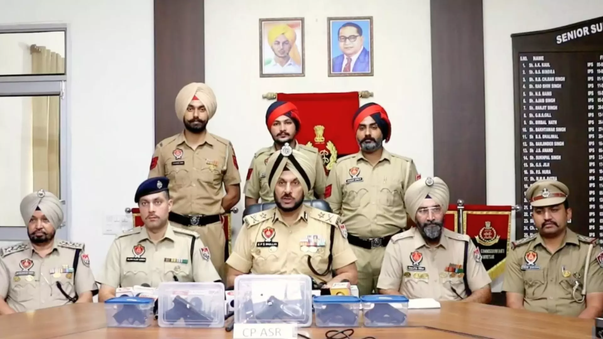 ਅੰਮ੍ਰਿਤਸਰ ਪੁਲਿਸ ਨੂੰ ਵੱਡੀ ਕਾਮਯਾਬੀ, ਵਿਦੇਸ਼ੀ ਹਥਿਆਰਾਂ ਦੀ ਖੇਪ ਬਰਾਮਦ