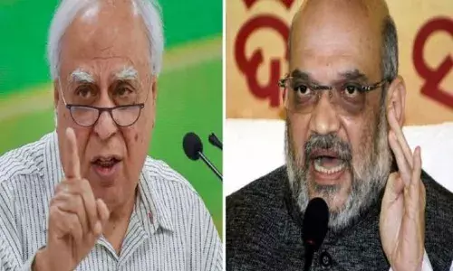 ਦੱਸੋ, ਕੀ ਧਨਖੜ ਜੀ ਹਸਪਤਾਲ ਵਿੱਚ ਹਨ ਜਾਂ ਯੋਗਾ ਕਰ ਰਹੇ ਹਨ ? ਕਪਿਲ ਸਿੱਬਲ