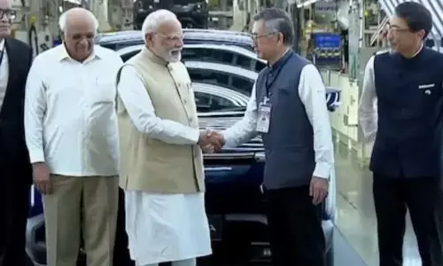 PM Modi ਨੇ ਗੁਜਰਾਤ ਵਿੱਚ EV ਪਲਾਂਟ ਨੂੰ ਹਰੀ ਝੰਡੀ ਦਿਖਾਈ