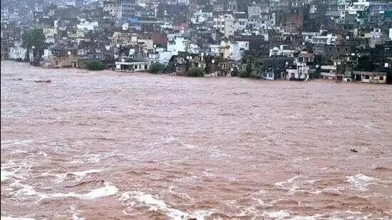 Jammu Flood: ਭਾਰੀ ਬਾਰਿਸ਼ ਤੇ ਹੜ੍ਹ ਨਾਲ ਜੰਮੂ ਰੇਲ ਮਾਰਗ ਠੱਪ, 65 ਟਰੇਨਾਂ ਰੱਦ