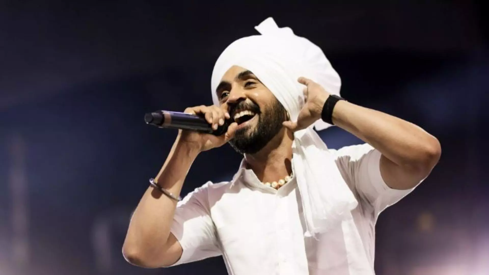 ਦਿਲਜੀਤ ਦੋਸਾਂਝ ਨੇ ਪ੍ਰਸ਼ੰਸਕਾਂ ਨੂੰ ਦਿੱਤਾ 2025 ਦਾ ਤੋਹਫ਼ਾ