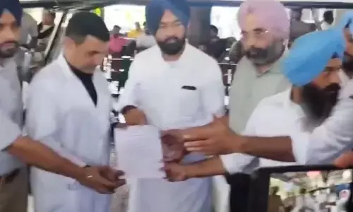 ਬੱਚੇ ਦਾ ਸਿਰ ਚੁੱਕਣ ਦੀ ਘਟਨਾ ਨੂੰ ਲੈ ਕੇ ਅਕਾਲੀ ਵਫਦ ਰਾਜਿੰਦਰਾ ਹਸਪਤਾਲ ਪੁੱਜਾ