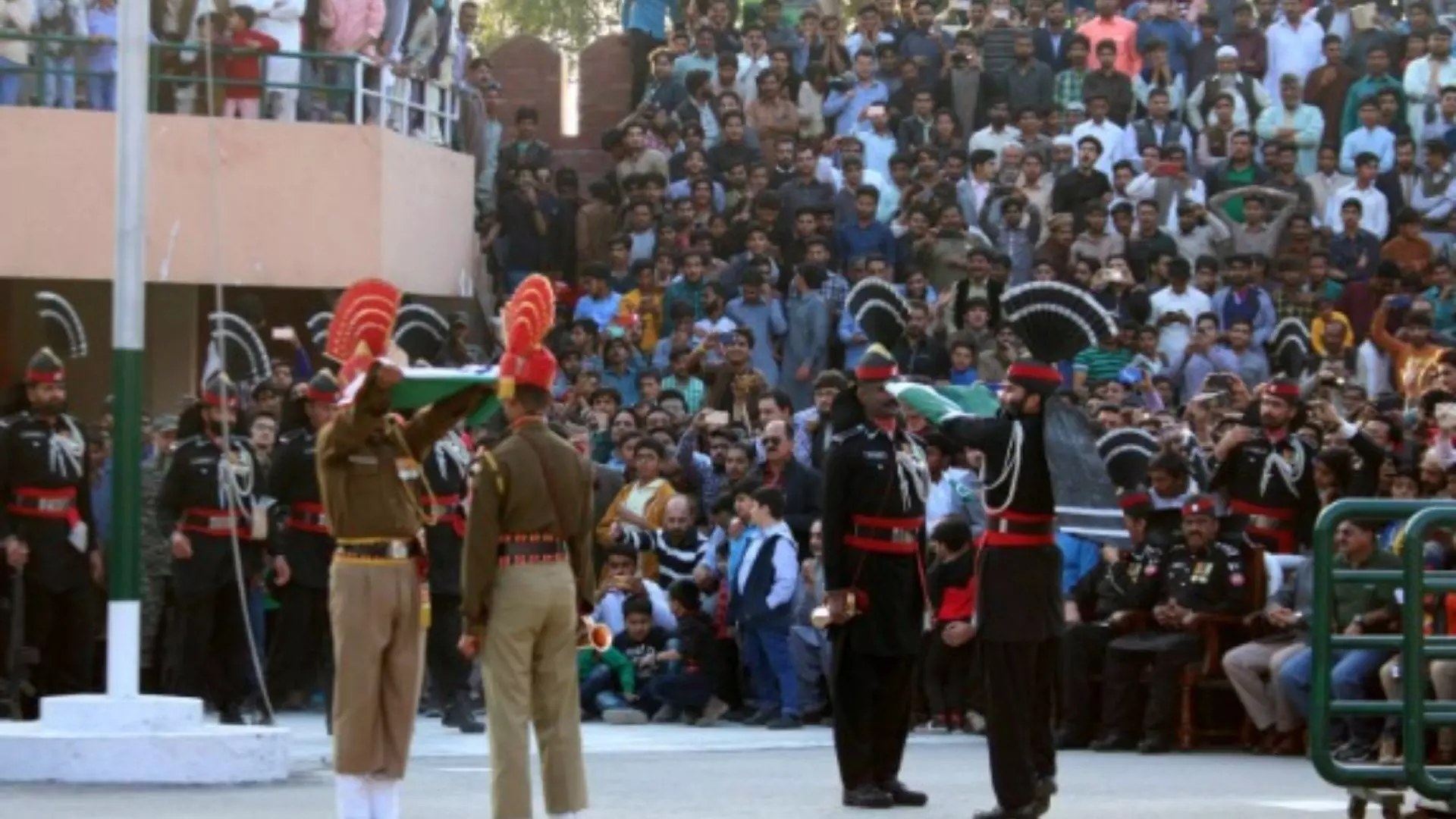 ਰਿਟਰੀਟ ਸਮਾਰੋਹ ਅਸਥਾਈ ਤੌਰ ਤੇ ਹੋਈ ਮੁਲਤਵੀ ਰਿਟਰੀਟ ਸਮਾਰੋਹ ਅਸਥਾਈ ਤੌਰ ਤੇ ਹੋਈ ਮੁਲਤਵੀ