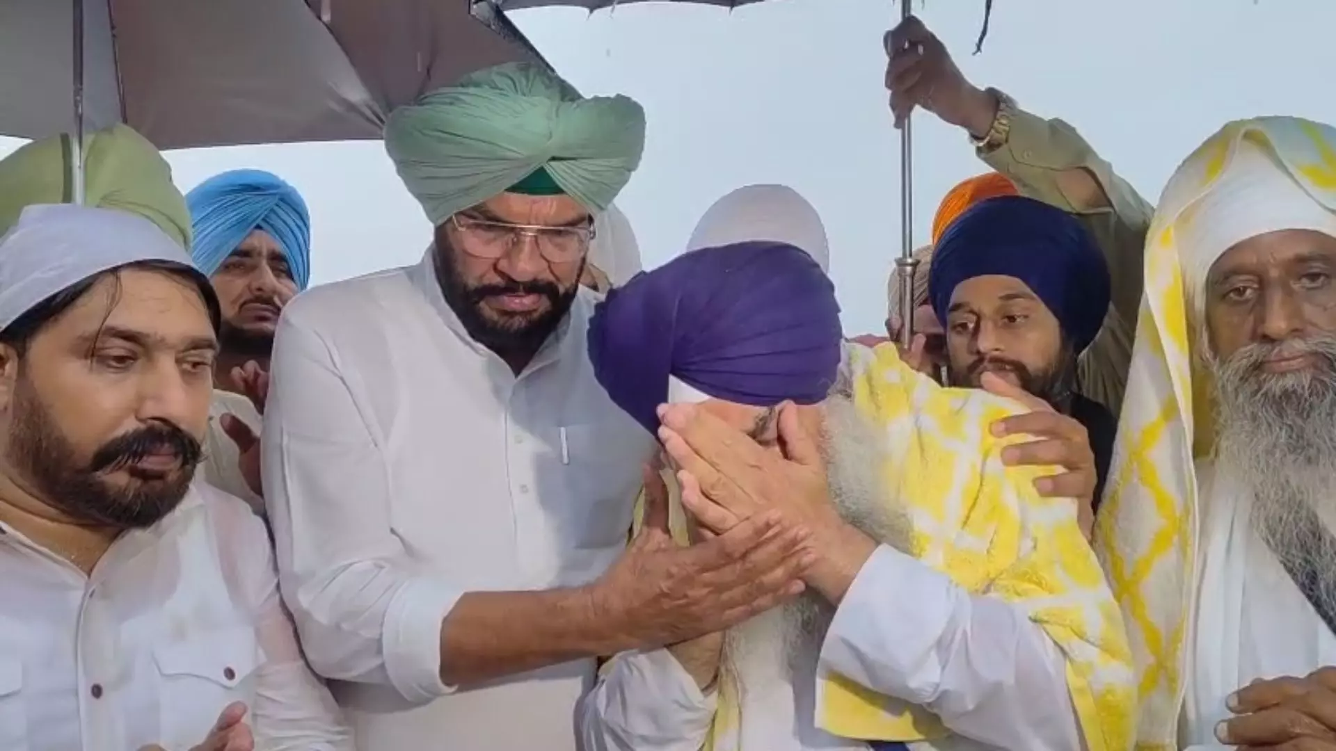 ਫੁੱਟ-ਫੁੱਟ ਕੇ ਰੋਣ ਲੱਗੇ ਗਿਆਨੀ ਰਘਬੀਰ ਸਿੰਘ, ਅਰਦਾਸ ਕਰਨ ਮੌਕੇ ਹੋਏ ਭਾਵੁਕ