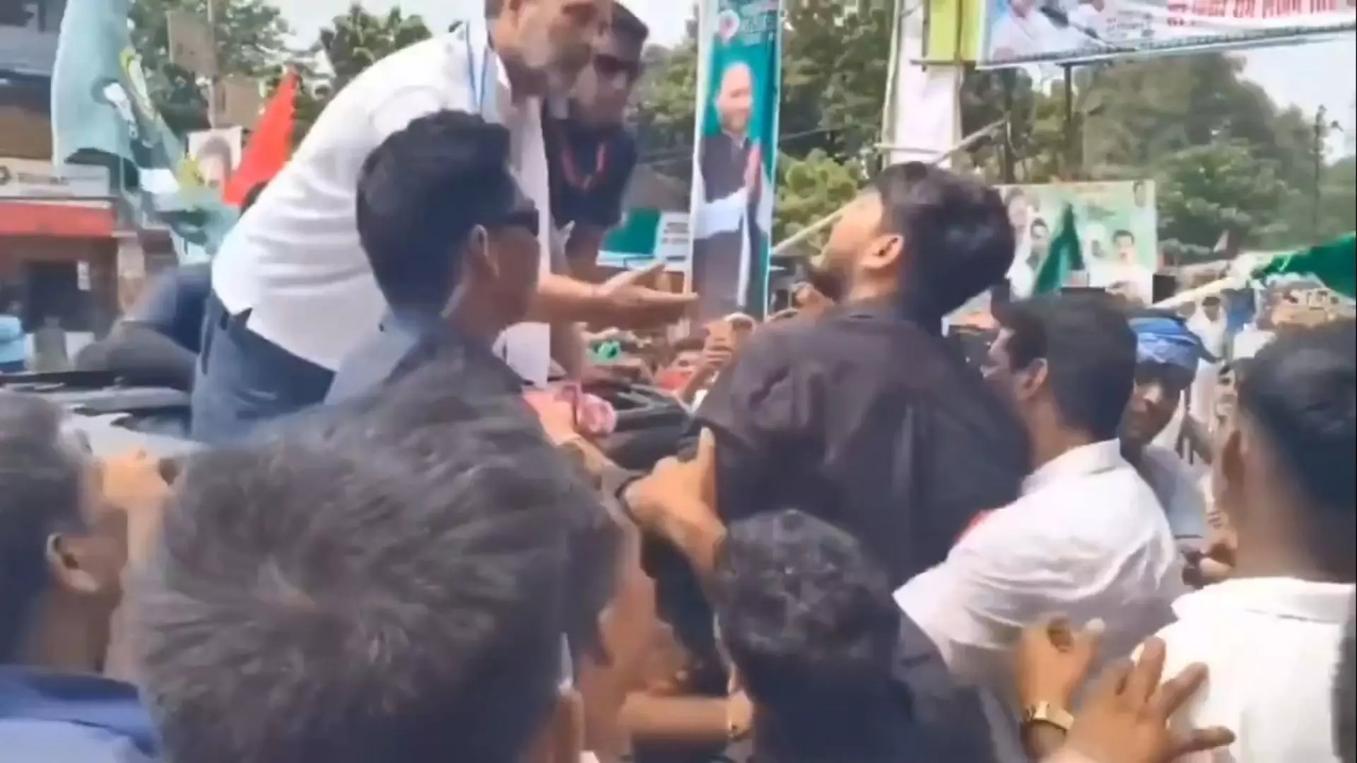 ਰਾਹੁਲ ਗਾਂਧੀ ਨੇ ਵਿਰੋਧ ਕਰਨ ਵਾਲੇ ਨੌਜਵਾਨਾਂ ਨੂੰ ਵੱਖਰੇ ਤਰੀਕੇ ਨਾਲ ਕੀਤਾ ਸ਼ਾਂਤ