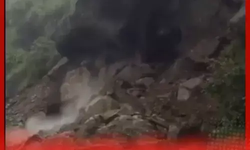 ਪਹਾੜ ਦਾ ਵੱਡਾ ਹਿੱਸਾ ਟੁੱਟ ਕੇ ਸਿੱਧਾ ਰਾਸ਼ਟਰੀ ਰਾਜਮਾਰਗ ਤੇ ਡਿੱਗਾ