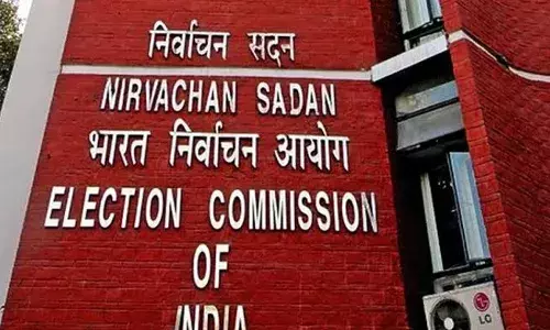 Election Commission: ਤੁਹਾਡੀ ਦਿੱਤੀ ਹੋਈ ਫੋਟੋ ਨਾਲ ਮਿਲੇਗਾ ਨਵਾਂ ਵੋਟਰ ਕਾਰਡ, ਮੁੜ ਨਿਰੀਖਣ ਤੋਂ ਬਾਅਦ ਕਮਿਸ਼ਨ ਨੇ ਕੀਤੀ ਅਜਿਹੀ ਤਿਆਰੀ