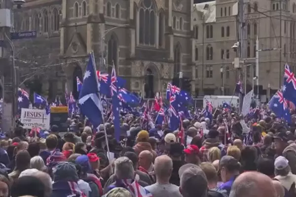 ਭਾਰਤੀਆਂ ਨੂੰ ਡਿਪੋਰਟ ਕਰਵਾਉਣ ਸੜਕਾਂ ’ਤੇ ਉਤਰੇ ਗੋਰੇ