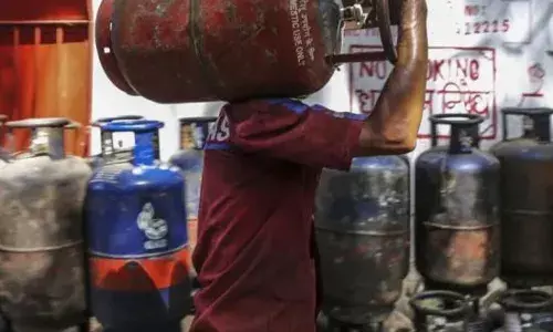 Cylinder Prices :LPG ਸਿਲੰਡਰ ਦੀਆਂ ਕੀਮਤਾਂ ਘਟੀਆਂ