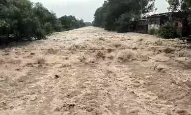 Punjab Flood: ਪਾਣੀ ਚ ਡੁੱਬਿਆ ਪਿੰਡ ਜੱਟਾਂ, ਘਰਾਂ ਵਿੱਚ ਚਾਰ ਫੁੱਟ ਪਾਣੀ, ਲੋਕਾਂ ਨੇ ਛੱਤਾਂ ਤੇ ਲਾਏ ਡੇਰੇ