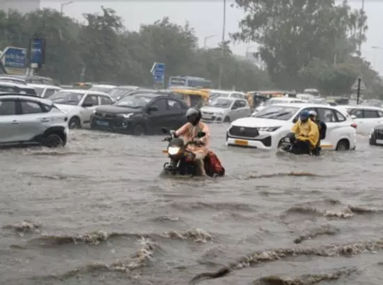 ਦਿੱਲੀ ਚ ਮੀਂਹ : 448 ਉਡਾਣਾਂ ਪ੍ਰਭਾਵਿਤ, ਗੁਰੂਗ੍ਰਾਮ ਵਿੱਚ ਹੜ੍ਹ ਵਰਗੀ ਸਥਿਤੀ ਦਿੱਲੀ ਚ ਮੀਂਹ : 448 ਉਡਾਣਾਂ ਪ੍ਰਭਾਵਿਤ, ਗੁਰੂਗ੍ਰਾਮ ਵਿੱਚ ਹੜ੍ਹ ਵਰਗੀ ਸਥਿਤੀ