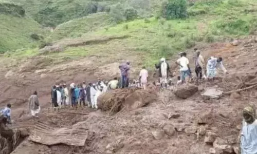 Breaking : ਜ਼ਮੀਨ ਖਿਸਕਣ ਕਾਰਨ ਵੱਡੀ ਤਬਾਹੀ, 1000 ਤੋਂ ਵੱਧ ਲੋਕਾਂ ਦੀ ਮੌਤ