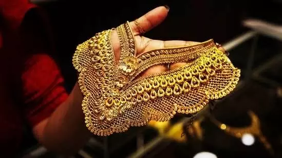 Gold Price Today: ਦਿੱਲੀ ਚ ਸੋਨੇ ਦੀਆਂ ਕੀਮਤਾਂ 1.07 ਲੱਖ ਰੁਪਏ ਤੋਲੇ ਤੱਕ ਪਹੁੰਚੀਆਂ Gold Price Today: ਦਿੱਲੀ ਚ ਸੋਨੇ ਦੀਆਂ ਕੀਮਤਾਂ 1.07 ਲੱਖ ਰੁਪਏ ਤੋਲੇ ਤੱਕ ਪਹੁੰਚੀਆਂ