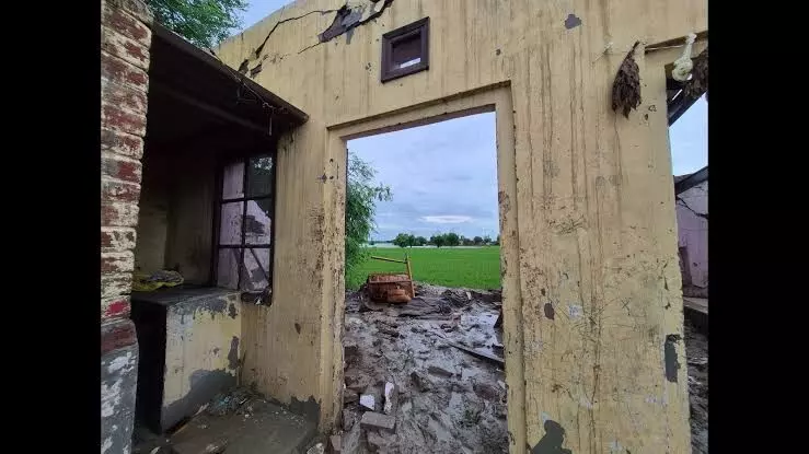 Punjab Flood: ਬਰਨਾਲਾ ਚ ਭਾਰੀ ਮੀਂਹ ਕਰਕੇ ਡਿੱਗੀ ਛੱਤ, ਪਤੀ ਪਤਨੀ ਦੀ ਮੌਤ, ਬੱਚਾ ਹੋਇਆ ਗੰਭੀਰ ਜ਼ਖ਼ਮੀ