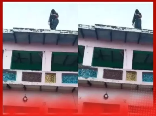 ਦਾਜ ਤੋਂ ਤੰਗ ਔਰਤ ਨੇ ਛੱਤ ਤੋਂ ਛਾਲ ਮਾਰੀ