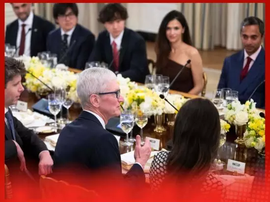 ਟਰੰਪ ਨੇ ਡਿਨਰ ਦੌਰਾਨ ਟਿਮ ਕੁੱਕ ਨੂੰ ਝਿੜਕਿਆ, ਜਾਣੋ ਕੀ ਪੈ ਗਈ ਭਸੂੜੀ ?