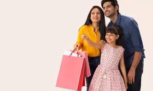 USA Tariff On India: ਅਮਰੀਕੀ ਟੈਰਿਫ ਦਾ ਅਸਰ, ਲੋਕਾਂ ਨੇ ਸ਼ੌਪਿੰਗ ਕਰਨੀ ਘਟਾਈ, ਤਿਉਹਾਰਾਂ ਦੇ ਸੀਜ਼ਨ ਚ ਸੇਲ ਵਧਣ ਦੀ ਉਮੀਦ