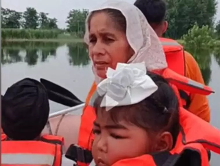 Punjab Flood: ਅੰਮ੍ਰਿਤਸਰ ਵਿੱਚ ਹੜ੍ਹ ਤੋਂ ਬਚਾਇਆ ਗਿਆ 8 ਸਾਲਾ ਮਾਸੂਮ ਬੱਚੇ ਦੀ ਪੰਜਾਬ ਸਰਕਾਰ ਨੇ ਫੜੀ ਬਾਂਹ, ਕਿਡਨੀ ਦੀ ਗੰਭੀਰ ਬਿਮਾਰੀ ਨਾਲ ਜੂਝ ਰਿਹਾ ਹੈ ਅਵਿਜੋਤ