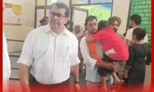 ਗੁਰਦੇ ਦੀ ਬਿਮਾਰੀ ਤੋਂ ਪੀੜਤ ਬੱਚੇ ਨੂੰ ਹੜ੍ਹ ਤੋਂ ਬਚਾ ਕੇ ਹਸਪਤਾਲ ਪਹੁੰਚਾਇਆ