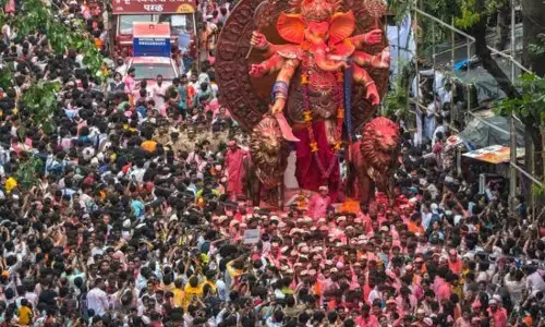 ਗਣਪਤੀ ਵਿਸਰਜਨ ਦੌਰਾਨ ਬਿਜਲੀ ਦੀ ਤਾਰ ਮੂਰਤੀ ਨੂੰ ਛੂਹ ਗਈ, ਮੌਤ