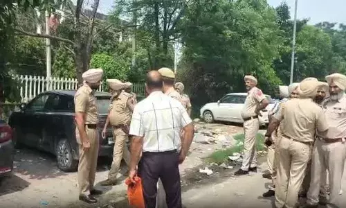 Punjab News: ਪੰਜਾਬ ਪੁਲਿਸ ਦੇ ਹੌਲਦਾਰ ਨੇ ਖ਼ੁਦ ਨੂੰ ਗੋਲੀ ਮਾਰ ਕੇ ਕੀਤੀ ਖ਼ੁਦਕੁਸ਼ੀ, ਕਾਰ ਵਿੱਚ ਮਿਲੀ ਲਾਸ਼