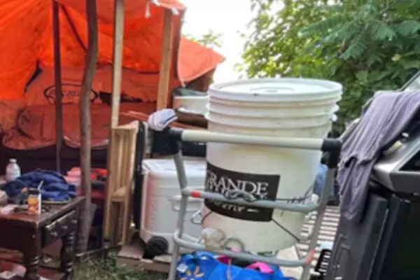 ਕੈਨੇਡਾ ਵਿਚ ਝੁੱਗੀਆਂ ਨੇ ਲਗਵਾਈ ਐਮਰਜੰਸੀ