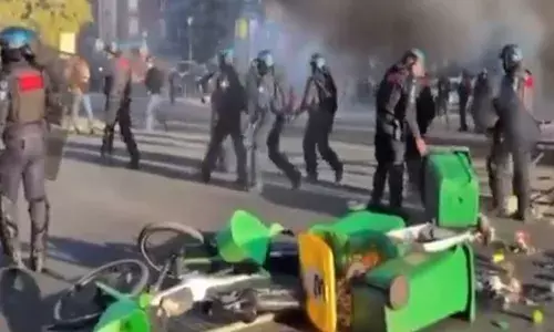 ਫਰਾਂਸ ਵਿਚ ਲੱਖਾਂ ਲੋਕ ਸੜਕਾਂ ’ਤੇ ਉਤਰੇ, ਹਿੰਸਕ ਰੋਸ ਵਿਖਾਵੇ