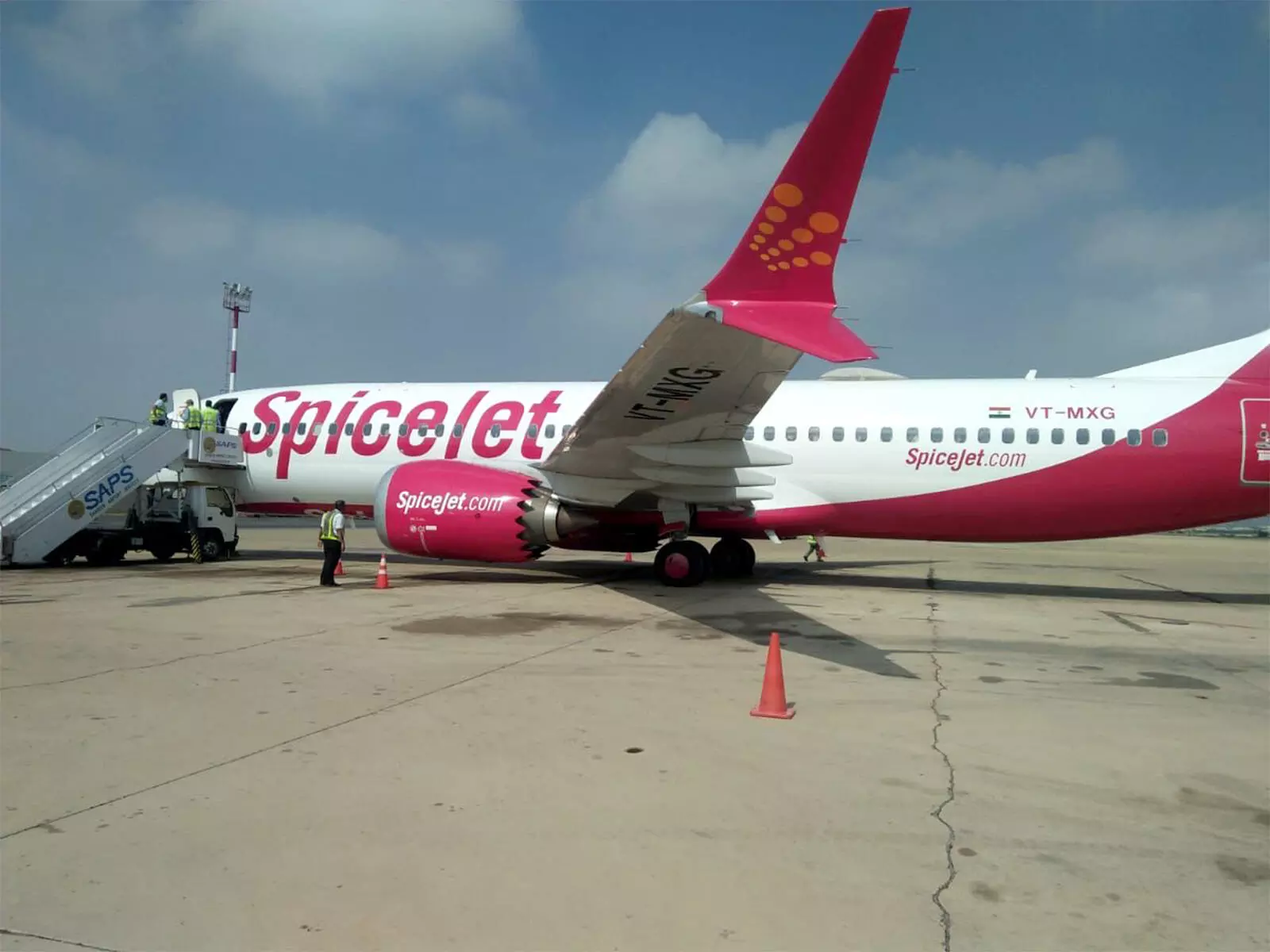 SpiceJet: ਉਡਾਣ ਭਰਨ ਤੋਂ ਬਾਅਦ ਡਿੱਗਿਆ ਸਪਾਈਸਜੈੱਟ ਦੇ ਜਹਾਜ਼ ਦਾ ਪਹੀਆ, ਮੁੰਬਈ ਵਿੱਚ ਹੋਈ ਐਮਰਜੈਂਸੀ ਲੈਂਡਿੰਗ