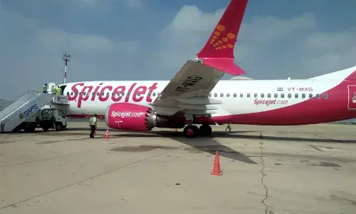 SpiceJet: ਉਡਾਣ ਭਰਨ ਤੋਂ ਬਾਅਦ ਡਿੱਗਿਆ ਸਪਾਈਸਜੈੱਟ ਦੇ ਜਹਾਜ਼ ਦਾ ਪਹੀਆ, ਮੁੰਬਈ ਵਿੱਚ ਹੋਈ ਐਮਰਜੈਂਸੀ ਲੈਂਡਿੰਗ