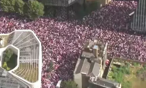 ਲੰਡਨ ਵਿੱਚ ਸੱਜੇ-ਪੱਖੀ ਸਮੂਹਾਂ ਦਾ ਵੱਡਾ ਪ੍ਰਦਰਸ਼ਨ: ਕੀ ਹਨ ਉਨ੍ਹਾਂ ਦੀਆਂ ਮੰਗਾਂ?